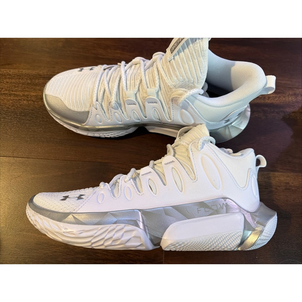 New Under Armour Womens Flow Breakthru 4 Basketball Shoes Size 9.5